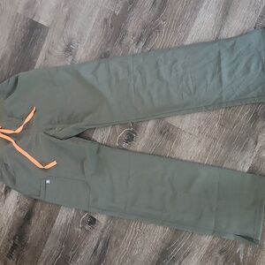 Figs Women's s Cargo Pants in Olive with Orange Accents-BNWOT